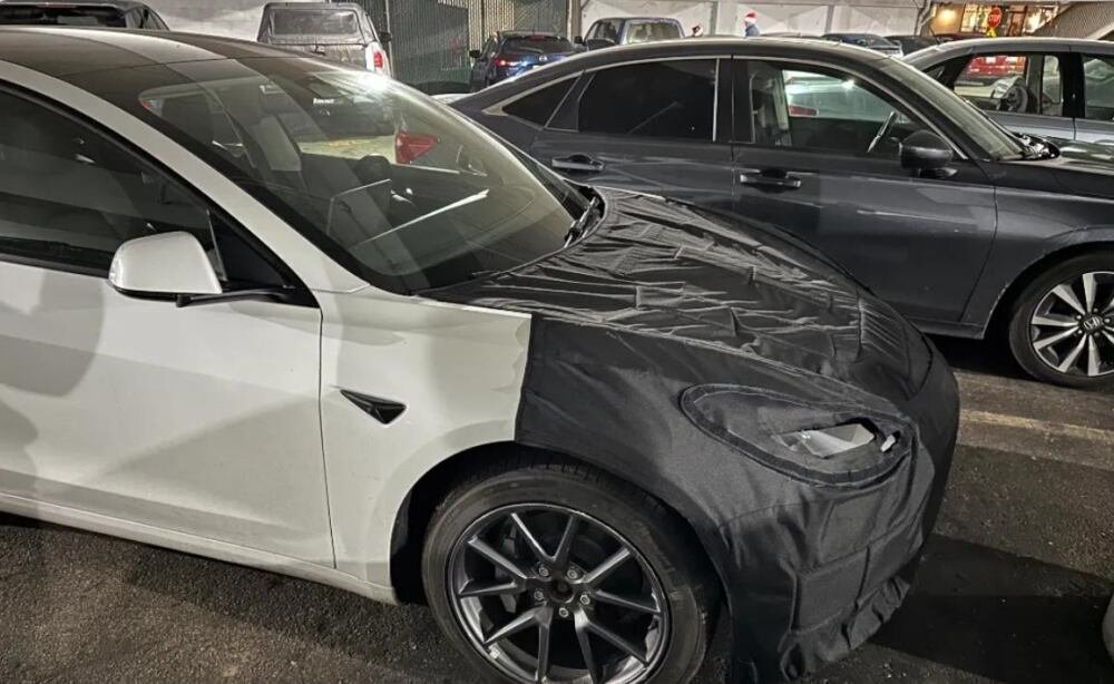 Новый автомобиль Tesla обнаружили на улицах