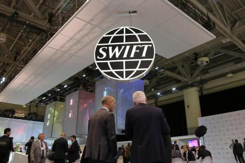 Եվրահանձնաժողովն առաջարկել է SWIFT-ից անջատել ռուսական չորս բանկ