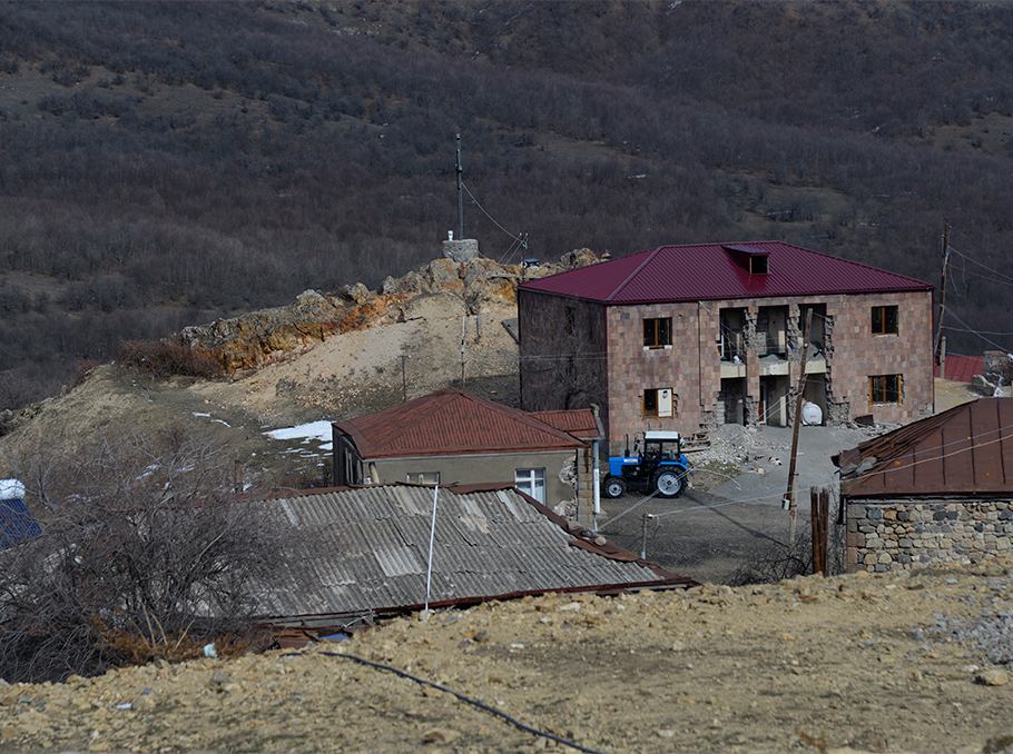 Շուռնուխի բնակիչները շուտով կվերադառնան իրենց նոր տներ. Սյունիքի մարզպետ. ՏԵՍԱՆՅՈՒԹ