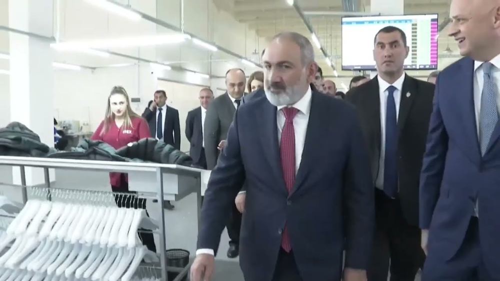 Բա լիզինգի ծրագրից օգտվեիք․ վարչապետը Վանաձորում այցելել է հանրահայտ բրենդների հագուստ արտադրող Իտեքս ընկերություն. ՏԵՍԱՆՅՈՒԹ