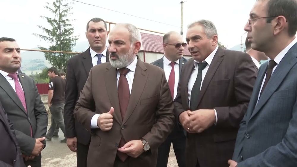 «Ճանապարհը ասֆալտապատվել է, թերություններ կային, չենք ընդունել». Փաշինյանն այցելել էր Գյուլագարակ․ ՏԵՍԱՆՅՈՒԹ