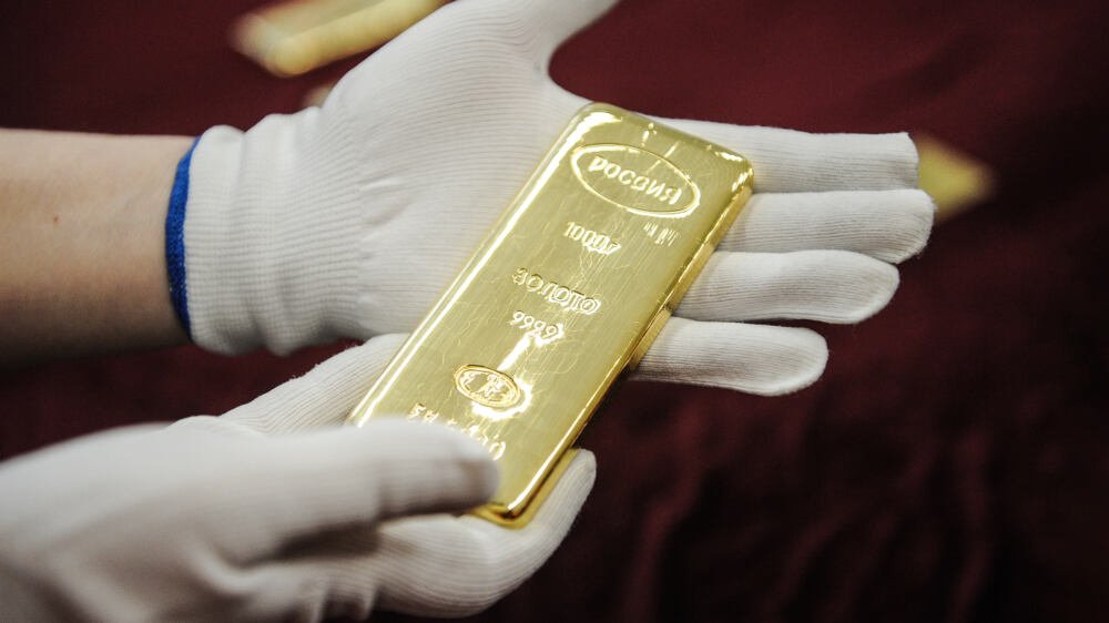 Резервы России в золоте достигли рекордных $151.9 млрд