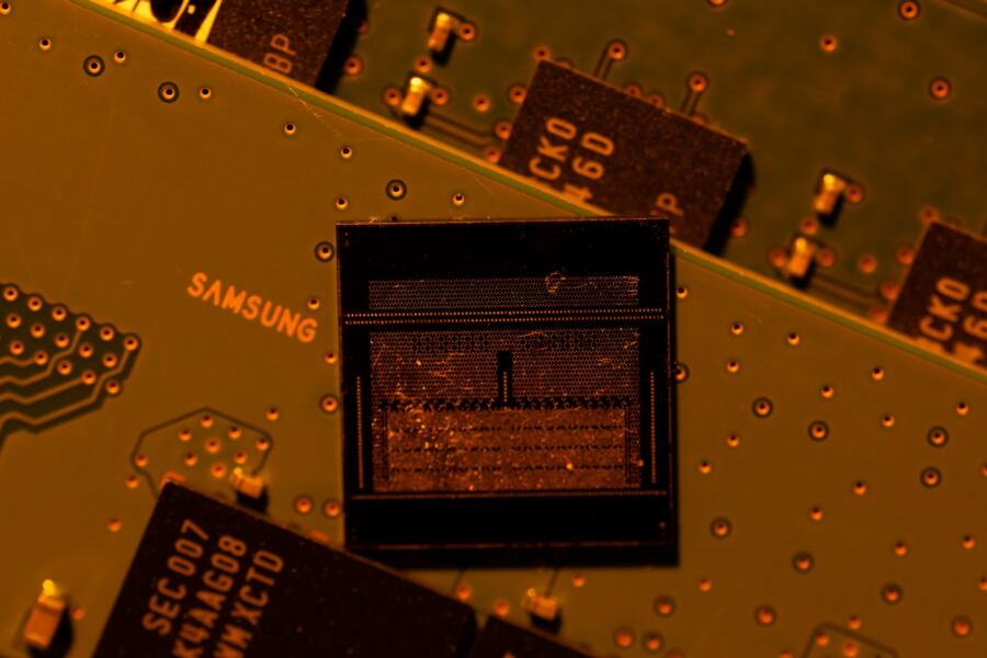 Samsung to Unveil $44 Billion US Chip Push as Soon as Next Week. Bloomberg