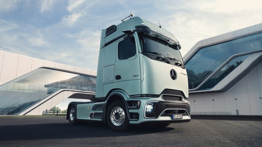 Mercedes-Benz показала футуристичный тягач Actros L ProCabin