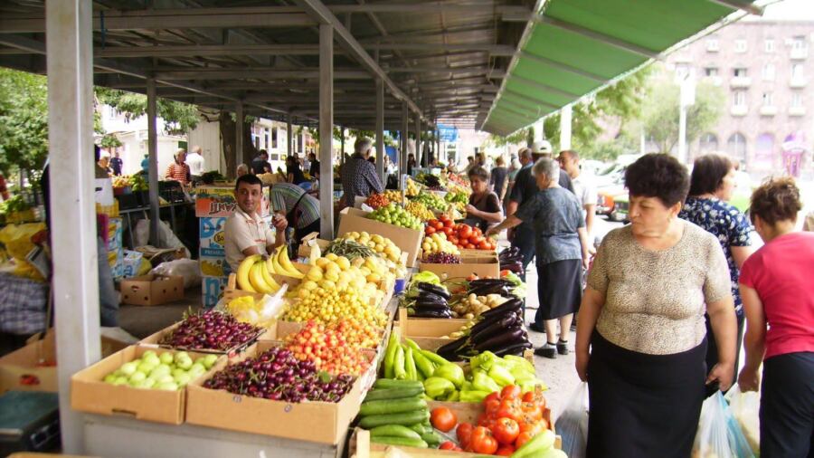 Չնայած արգելքին՝ շատ քաղաքացիներ շարունակում են զբաղվել փողոցային առևտրով. ՏԵՍԱՆՅՈՒԹ