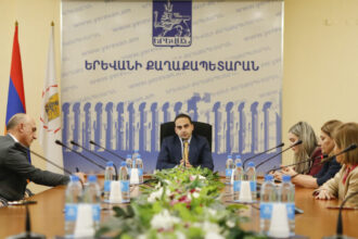 Ավինյանը հանդիպել է զբոսաշրջության ոլորտի ընկերությունների ներկայացուցիչների հետ