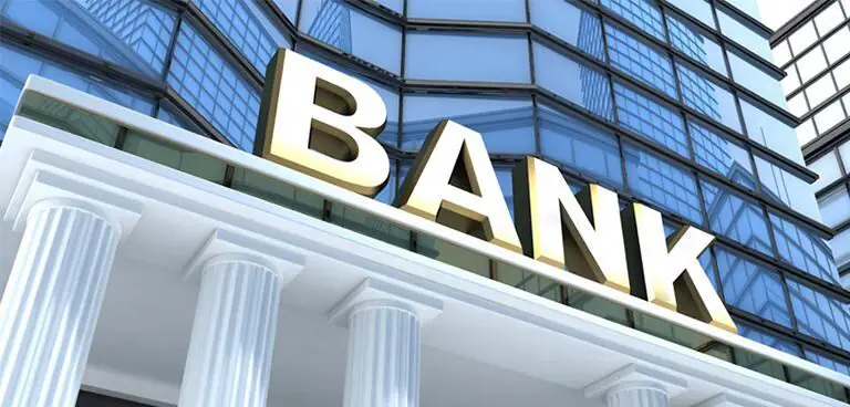 Վրաստանում 17 բանկերից 5-ը վնասով են աշխատում