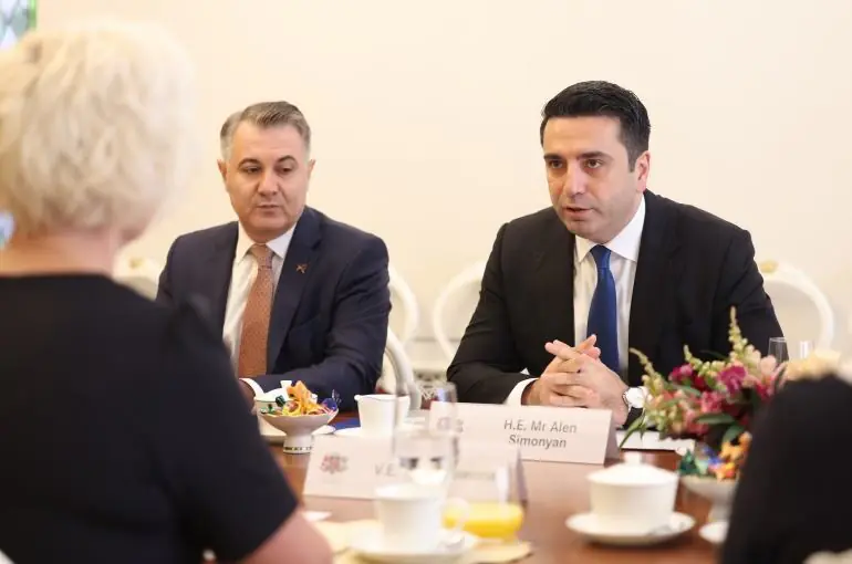 Մոտ ապագայում ԵՄ-ին անդամակցելու հարցով հանրաքվե կլինի. Ալեն Սիմոնյան