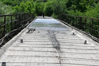 Երկաթուղային հին կամուրջը վերափոխվում է տրանսպորտային միջոցների համար ճանապարհի. նախարար