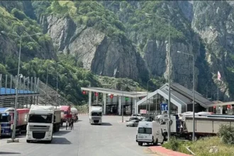 Վերին Լարսը փակ է