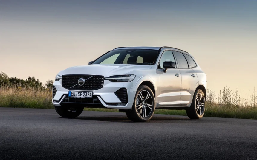 Дилер привез в Россию рестайлинговый Volvo XC60. Сколько он стоит