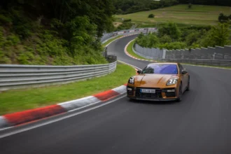 Новый Porsche Panamera установил рекорд «Нюрбургринга»