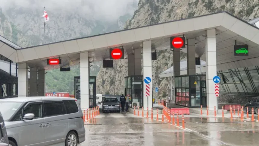 Լարսի անցակետի աշխատանքը վերականգնվել է թեթև մարդատար մեքենաների և ավտոբուսների համար