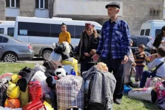 Սոցապի աշխատակիցներ ներկայացած անձինք Արցախից տեղահանվածներից հափշտակել են 7 մլն 158 հազար դրամ և 11 հազար ԱՄՆ դոլար