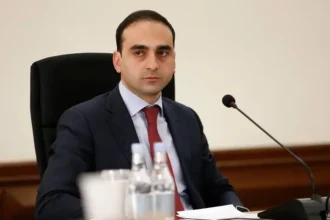 «Երևանի ավտոբուսը» միայն այս տարի 8,5 մլրդ դրամ դեֆիցիտ է ունեցել. Ավինյան