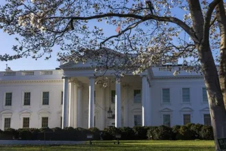 Администрация Трампа лишит правового статуса более 500 тыс. мигрантов