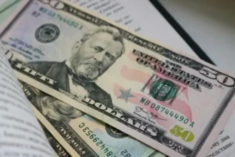 Арабы заливают США деньгами