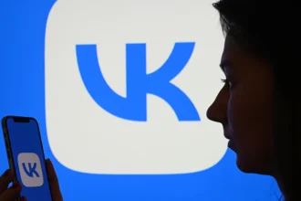 Акции VK выросли на словах депутата про вероятный уход WhatsApp из России