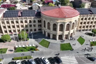 Գյումրի համայնքի մի խումբ պաշտոնատար անձանց կողմից խոշոր չափերով կաշառք ստանալու, կաշառք տալու մեղադրանքներով ձերբակալվել է 8 անձ