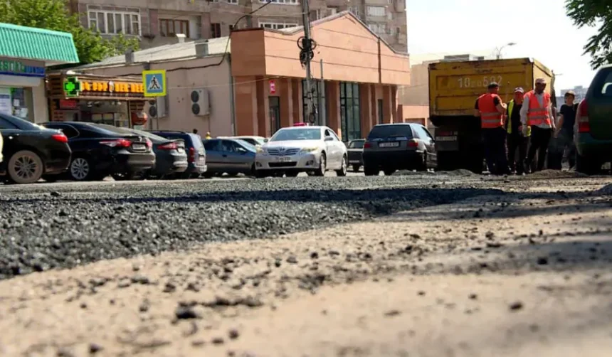 Երևանում շարունակվում են փողոցների միջին նորոգման աշխատանքները