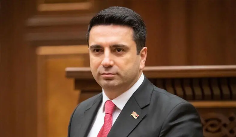 Բոլոր տեսակի ապրանքների ապրանքաշրջանառություն պետք է լինի. Ալեն Սիմոնյանը՝ Բաքվի հետ առևտրի մասին